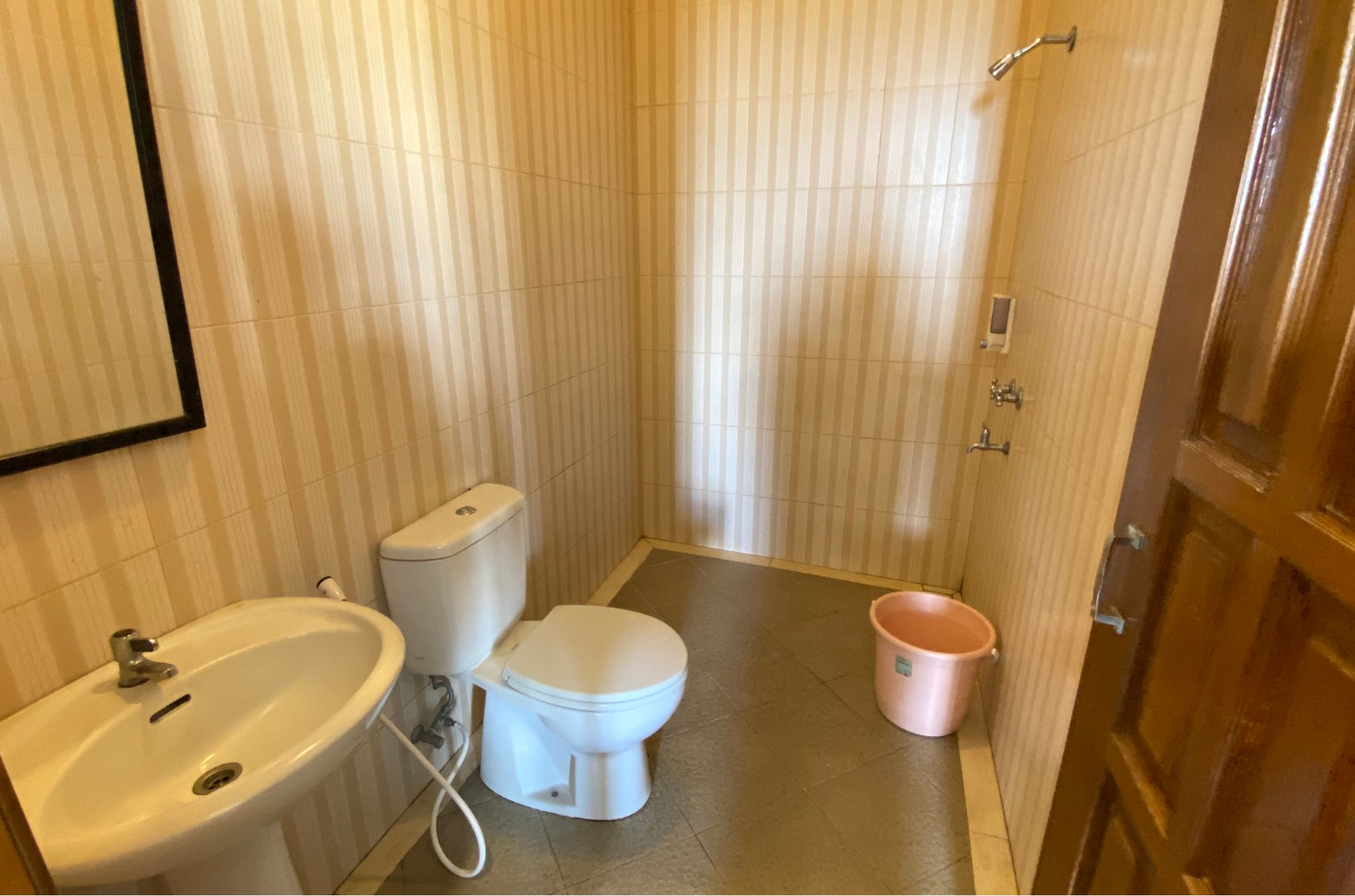 Kamar Barak Greensky